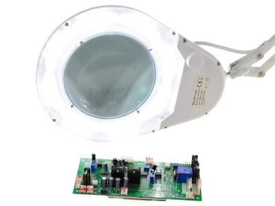 Lampa lupa z podświetleniem LED okrągła na podstawce ZD-129A LED x5