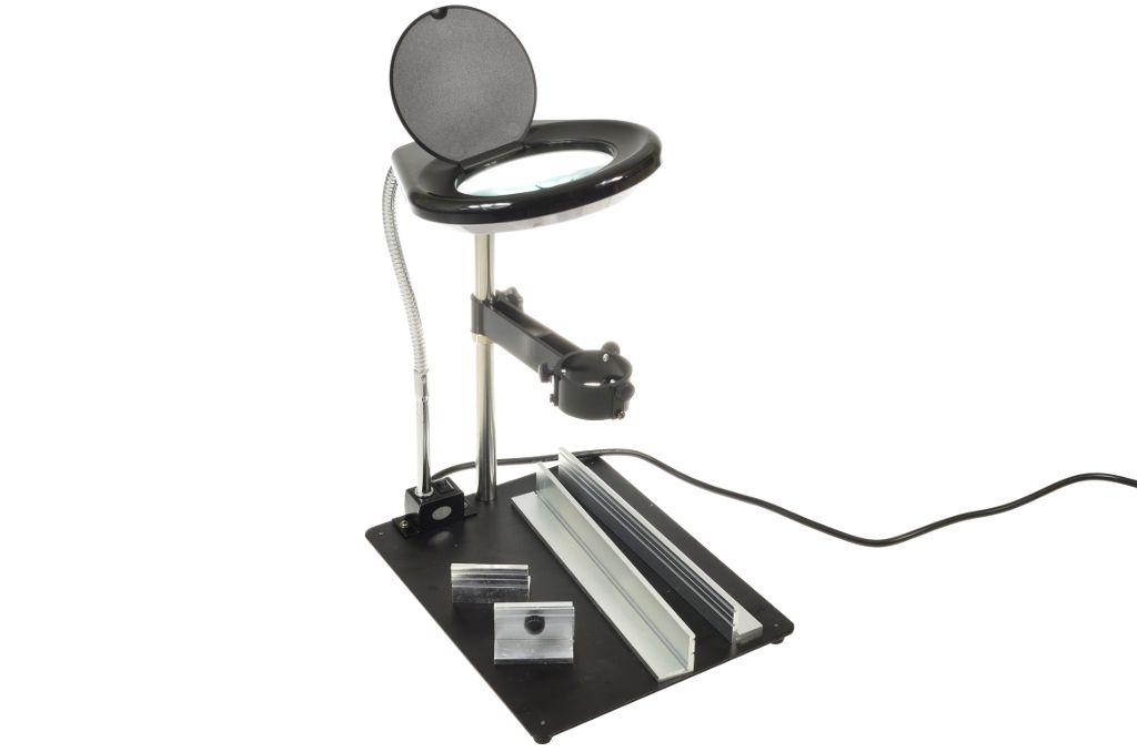 Stacja lutownicza WEP 992D+ FAN z platform± naprawcz± +uchwyt HOTAIR +lupa z lamp± LED